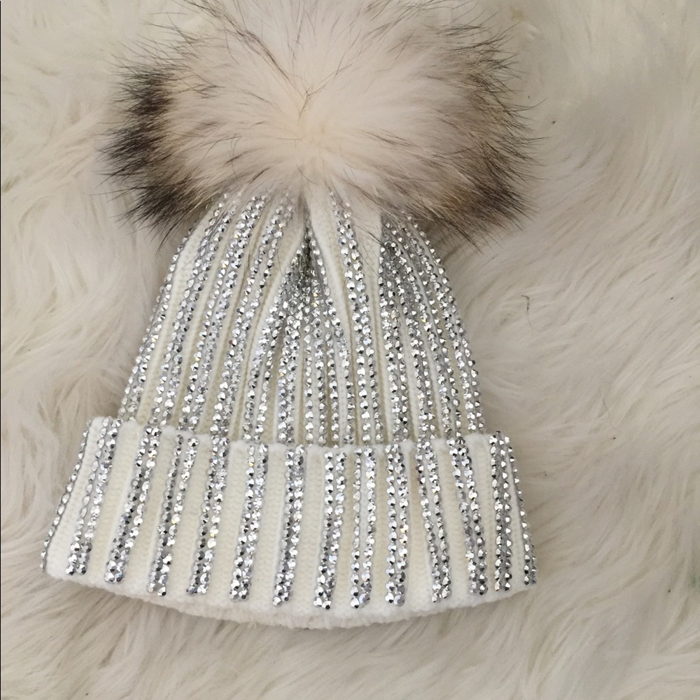HAT COVER ALL WITH RINGSTONES